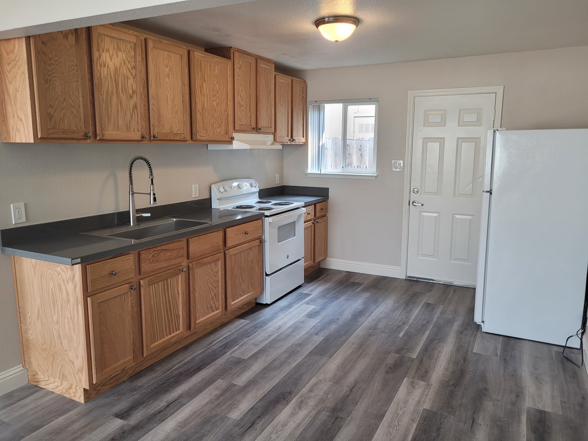 27250-27258 Tyrrell Ave - 27258